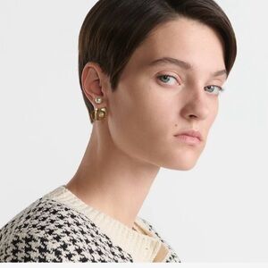 Dior Tribales Earrings
Antique Gold-Finish Metal with White Resin Pearls